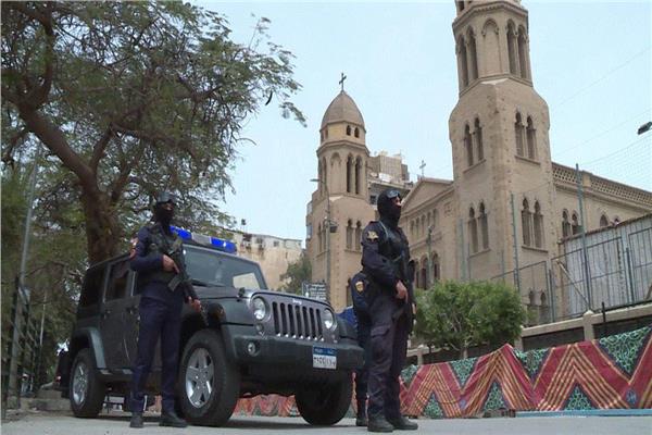 قوات الشرطة تؤمن الكنائس