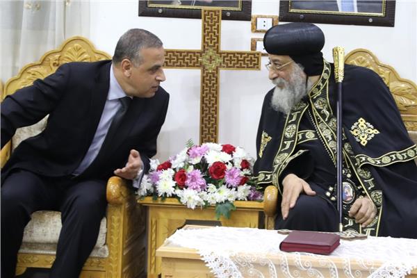 محافظ سوهاج يهنئ البابا تواضروس بعيد القيامة