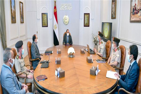 الرئيس  خلال الاجتماع