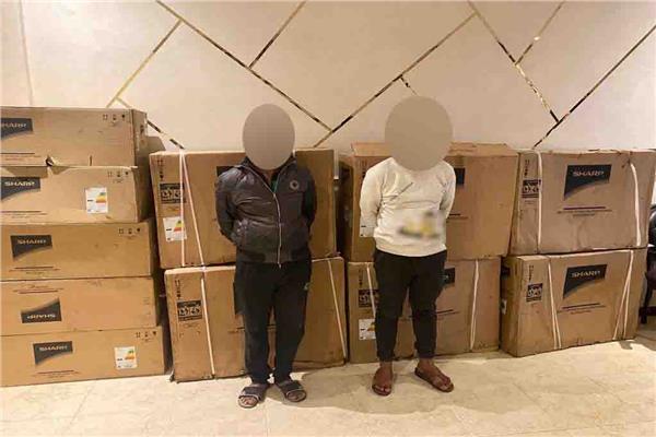 ضبط مسجلين خطر لسرقتهم شركة بحلوان 