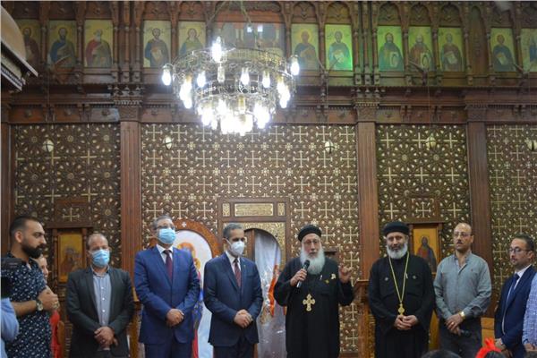 محافظ الغربية يزور المطرانية والكنيسة الإنجيلية بطنطا