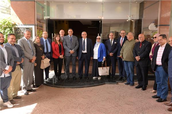 محافظ الدقهلية يستقبل رئيس حزب الوفد بديوان عام المحافظة