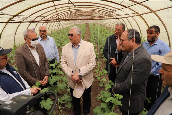 جولة  وزير الزراعة ومحافظ القليوبية 
