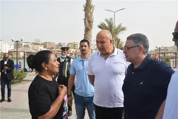 محافظ البحر الأحمر في جولة بالغردقة