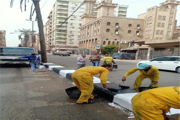 حملات مكثفة لرفع تراكمات القمامة والإشغالات بمدن الشرقية