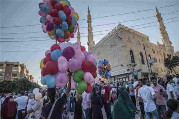  الاحتفال بالعيد