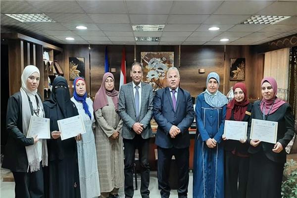 تكريم الفائزات في مسابقة المعلمة الفعالة