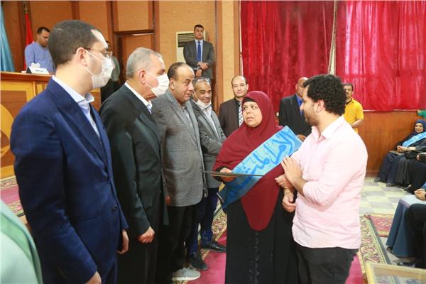 محافظ كفر الشيخ يكرم الأمهات المثاليات