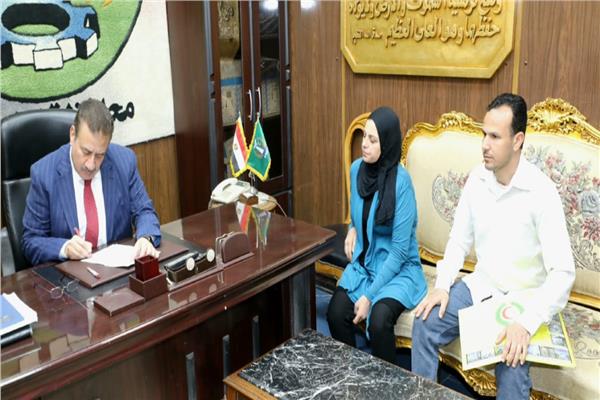 اللواء إبراهيم أحمد أبو ليمون محافظ المنوفية يلتقي عدد من المواطنين