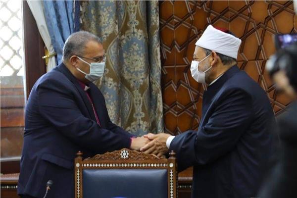 شيخ الازهر خلال لقائه بالدكتور أندريا زكي