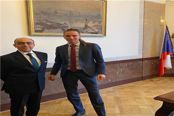 وزير التنمية المحلية والرقمنة والسياحة التشيكي يستقبل السفير المصري في التشيك 