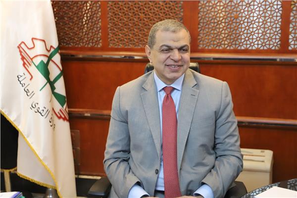 وزير القوي العاملة