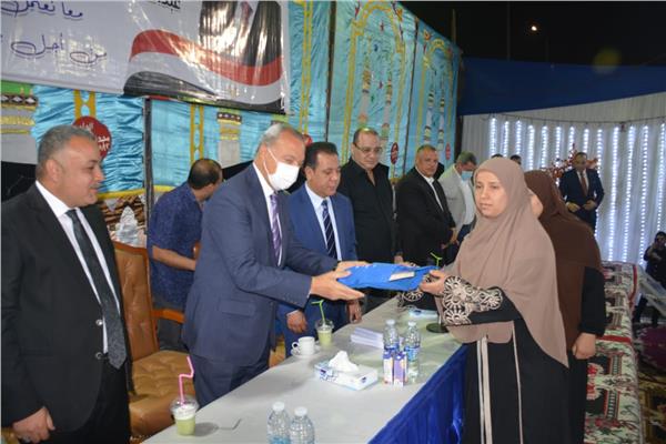 محافظ القليوبية يُكرِم حفظة القرآن الكريم
