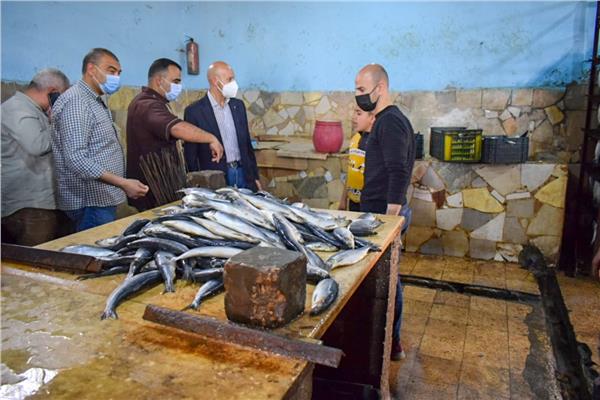 غلق وتشميع مصنع رنجه ومخبز وإعدام 4 أطنان من منتجاتها بالشرقية