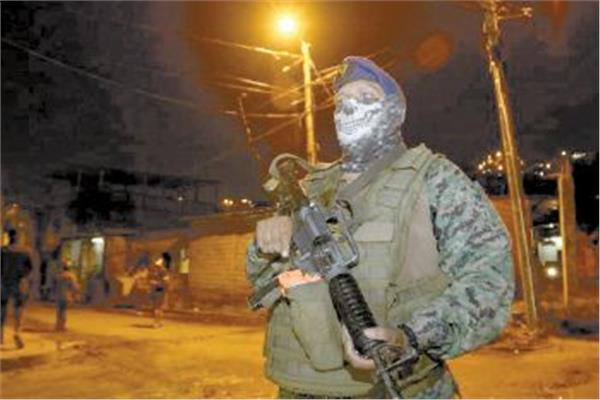 جنود فى مقاطعة جواباس فى الاكوادور 