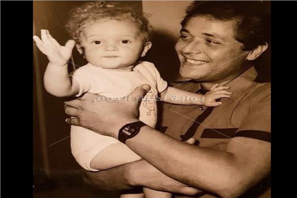 محمود عبدالعزيز يهرب من "زحمة التصوير"