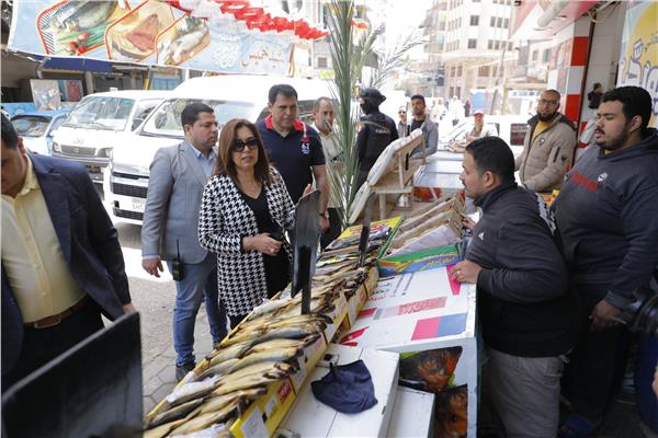 جولات مفاجأة  لمتابعة حركة الأسواق بدمياط