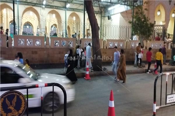 توافد المصلين إلى مساجد المنيا لاداء صلاة عيد الفطر المبارك