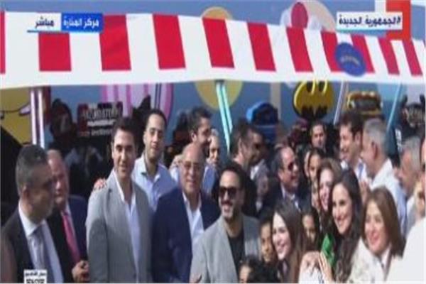 الرئيس السيسي وأبطال مسلسلي الاختيار  والعائدون 