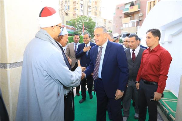 محافظ سوهاج يؤدي صلاة عيد الفطر المبارك 