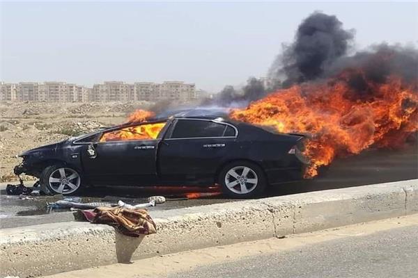 انقلاب واحتراق سيارة على طريق الحرفيين ببورفؤاد
