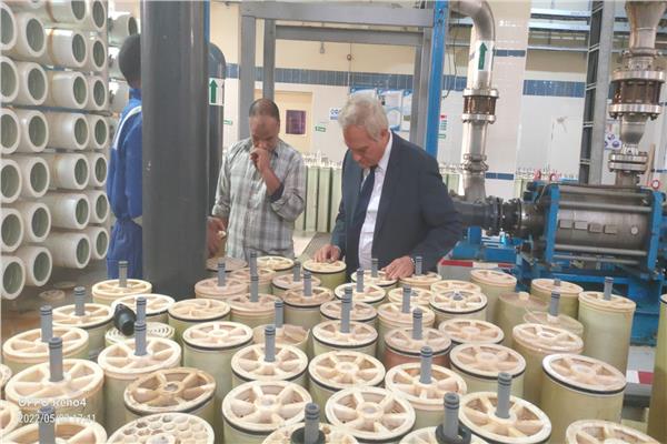 محافظ مطروح  الانتهاء من إصلاح كسر خط المياه