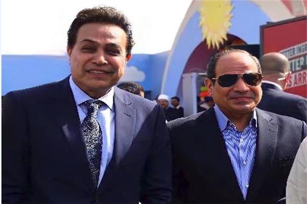 الرئيس عبدالفتاح السيسي والفنان حكيم 