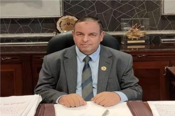  الشحات غتورى رئيس مصلحة الجمارك،