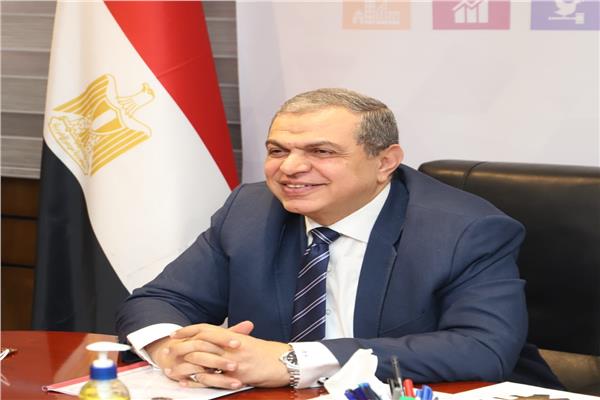 وزير القوي العاملة