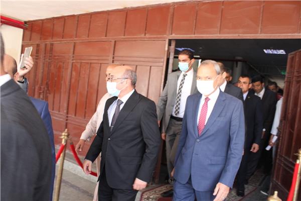 وزير العدل يتفقد محكمة شبين القناطر بالقليوبية