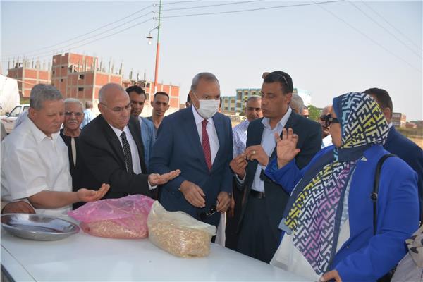 محافظ القليوبية يتفقد مجمع صوامع بنها
