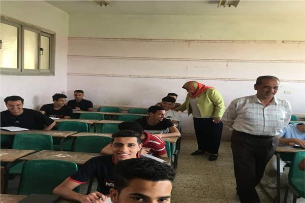مدير تعليم المنوفية تتفقد امتحانات النقل  مدارس إدارتي منوف