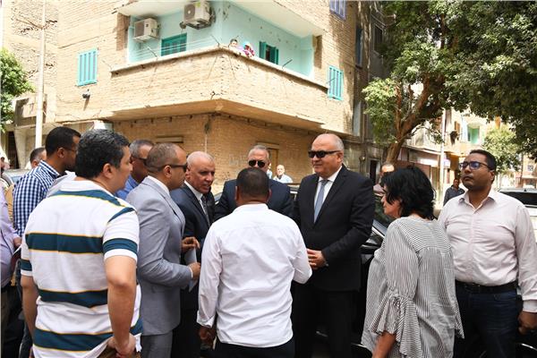 الداودى يتابع أعمال مشروع تطوير المناطق غير المخططة بمدينة قنا