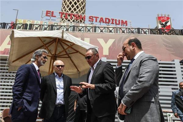 محمود الخطيب مع الشيخ حمد بن خليفة