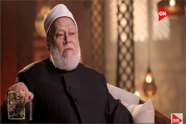 الدكتور علي جمعة عضو هيئة كبار العلماء بالأزهر الشريف