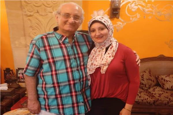 الفنان الراحل أحمد حلاوة ونجلته الشاعرة هبة 
