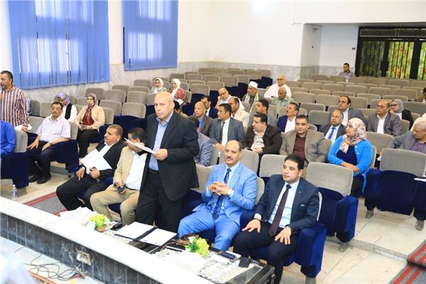 ترأس اللواء طارق الفقي محافظ سوهاج الاجتماع الدوري الأسبوعي 