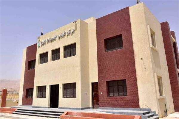 محافظ الأقصريتفقد مشروعات مبادرة الرئيس عبدالفتاح السيسى حياه كريمه بقرى جنوب الاقصر