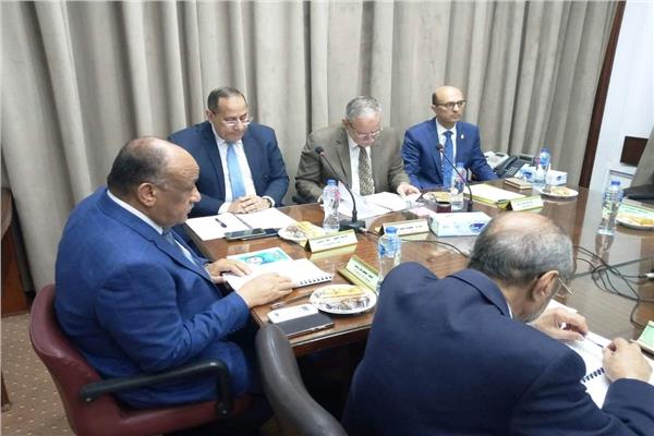  جامعة أسيوط : اجتماع المجلس الاستشاري الأعلى لكلية تكنولوجيا  صناعة السكر