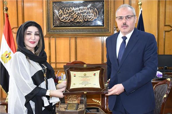رئيس جامعة القناة يستقبل رئيس المجلس الدولي لتعليم اللغة العربية لغير الناطقين بها 