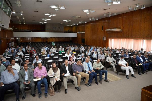 محافظ أسيوط يترأس اجتماع المجلس التنفيذى