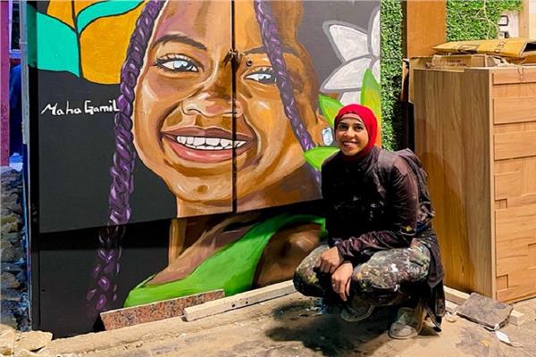  الرسامة الموهوبة "مها جميل" ابنة مدينة الذهب أسوان