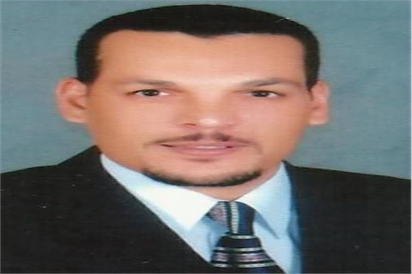  الدكتور عاطف سعد عشيبة وكيل المعهد للإرشاد والتدريب