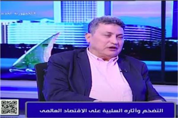  الدكتور محمد غازي أستاذ قسم التأمين بجامعة القاهرة
