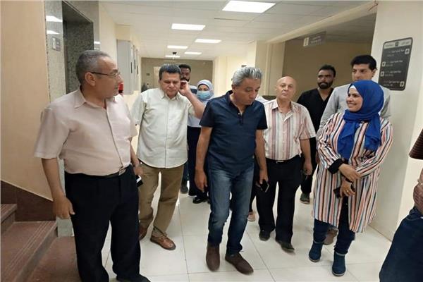 وكيل صحة قنا يطمئن على توافر الدم وأدوية الطوارئ  بمستشفى فرشوط 