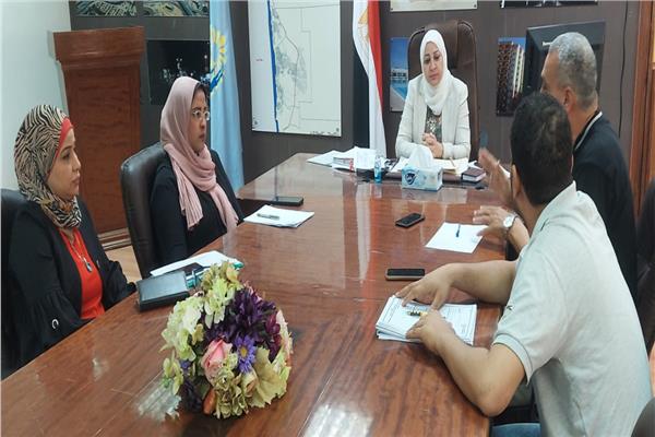 نائب محافظ القاهرة تناقش أوضاع تقنين منطقة شق الثعبان     