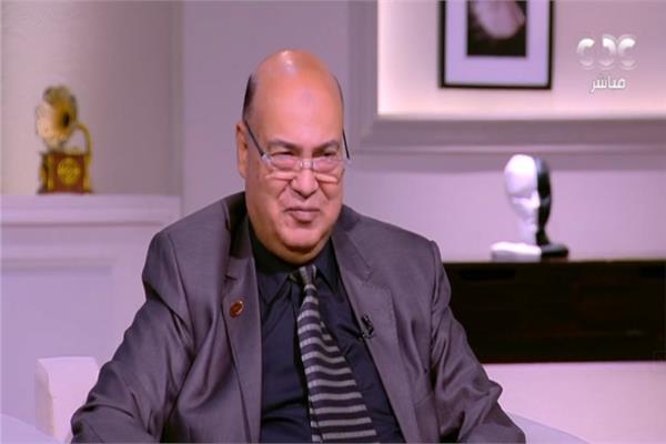 الدكتور بهاء حسب الله استاذ الأدب العربي