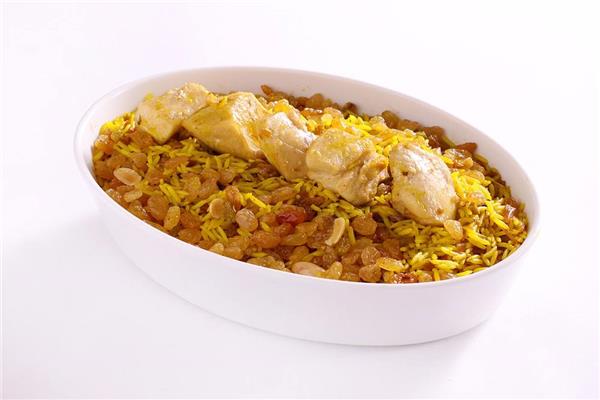 طبق الأرز بالمكسرات مع الفراخ بالكاري