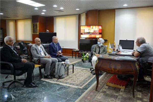 جانب من اجتماع محافظ الوادي الجديد