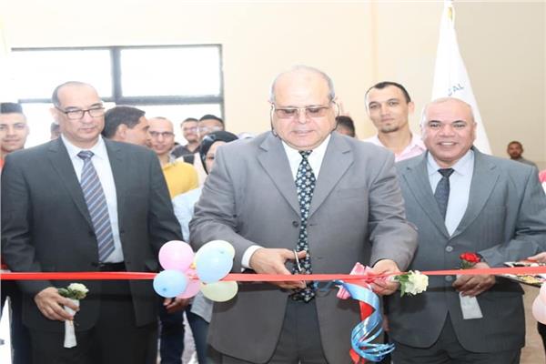 رئيس جامعة الدلتا التكنولوجية يفتتح المعرض الفنى 